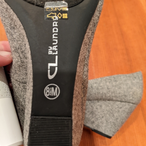 Grey heel shoes - Picture 3 of 3